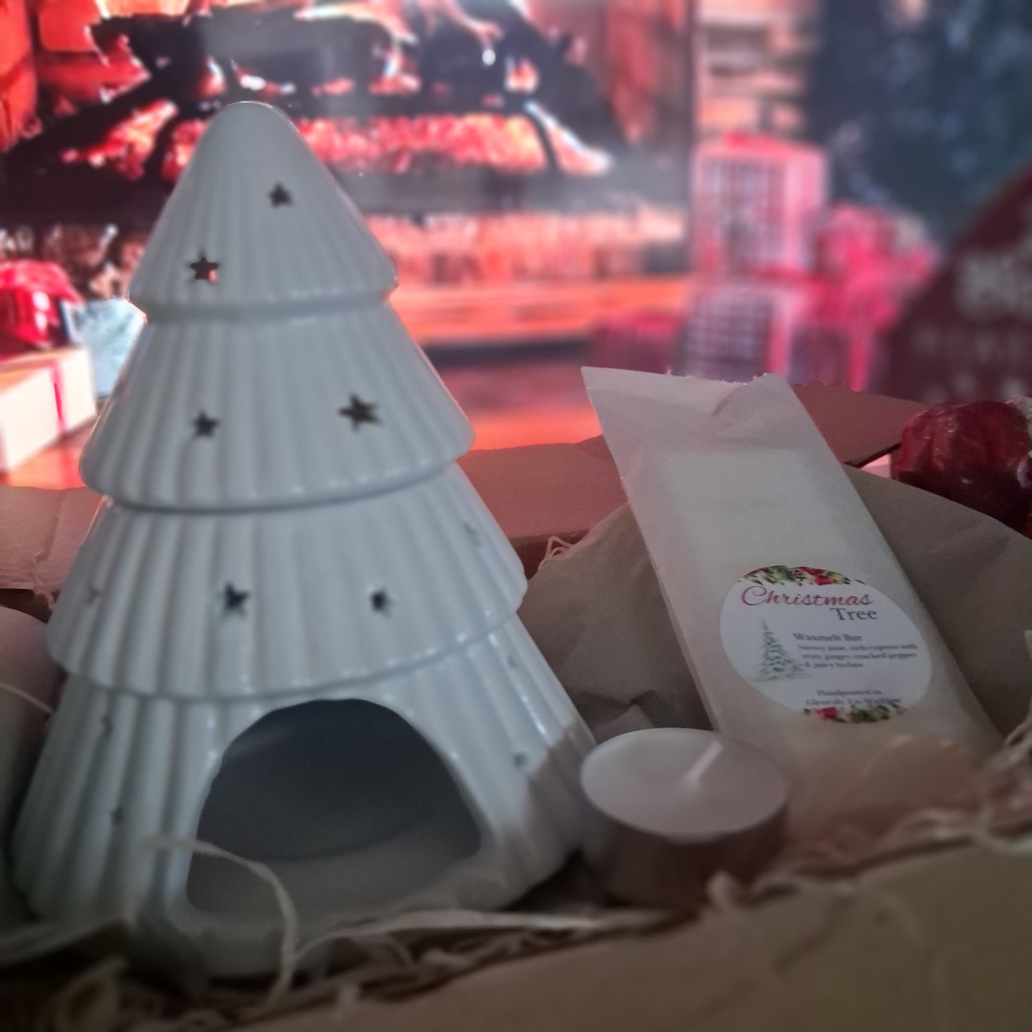 White Christmas Tree Oil Burner & Festive waxmelt